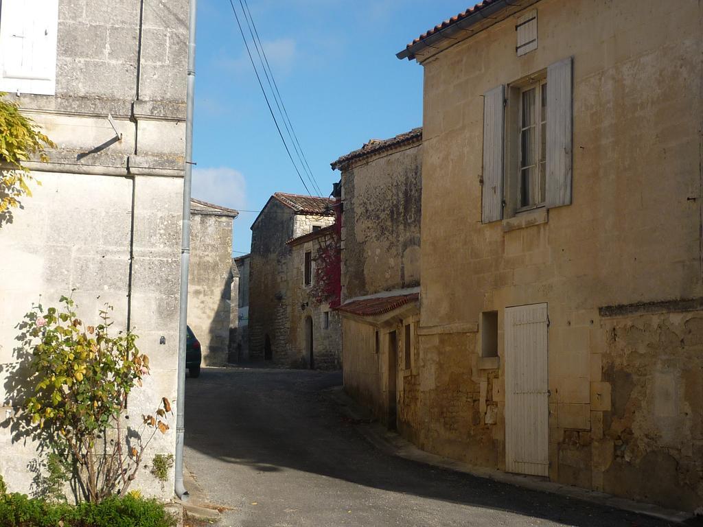Chambres D'Hotes L'En Haut Des Vignes Mérignac 外观 照片