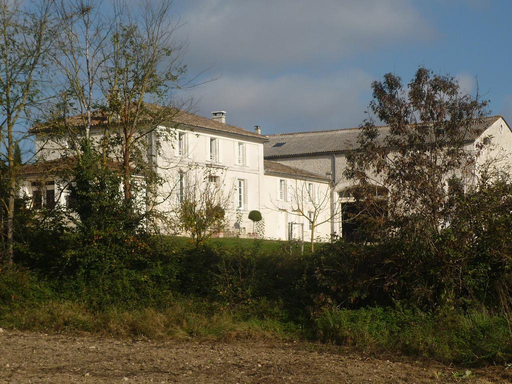 Chambres D'Hotes L'En Haut Des Vignes Mérignac 外观 照片