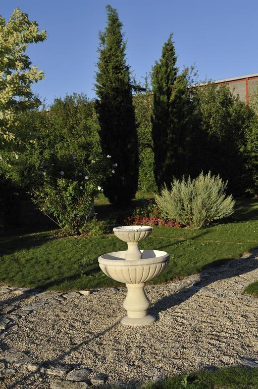 Chambres D'Hotes L'En Haut Des Vignes Mérignac 外观 照片
