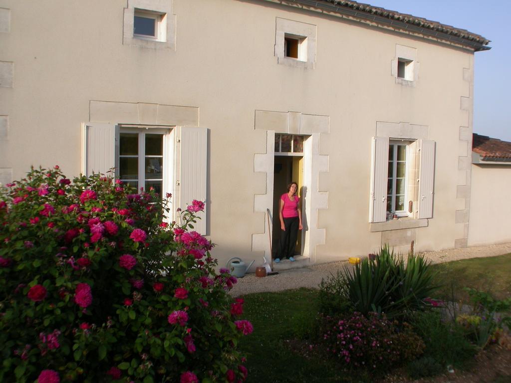 Chambres D'Hotes L'En Haut Des Vignes Mérignac 外观 照片