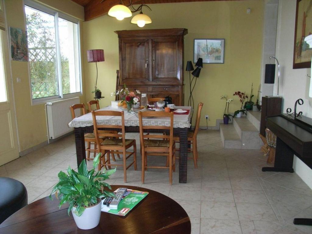 Chambres D'Hotes L'En Haut Des Vignes Mérignac 外观 照片
